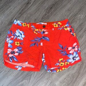 ⛄️Old Navy Red Floral Women's Everyday Shorts